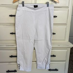 White crop pants